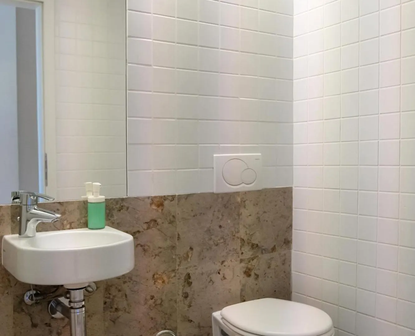 Modern 2-Bedroom Apartment In Expo Lissabon Portugal