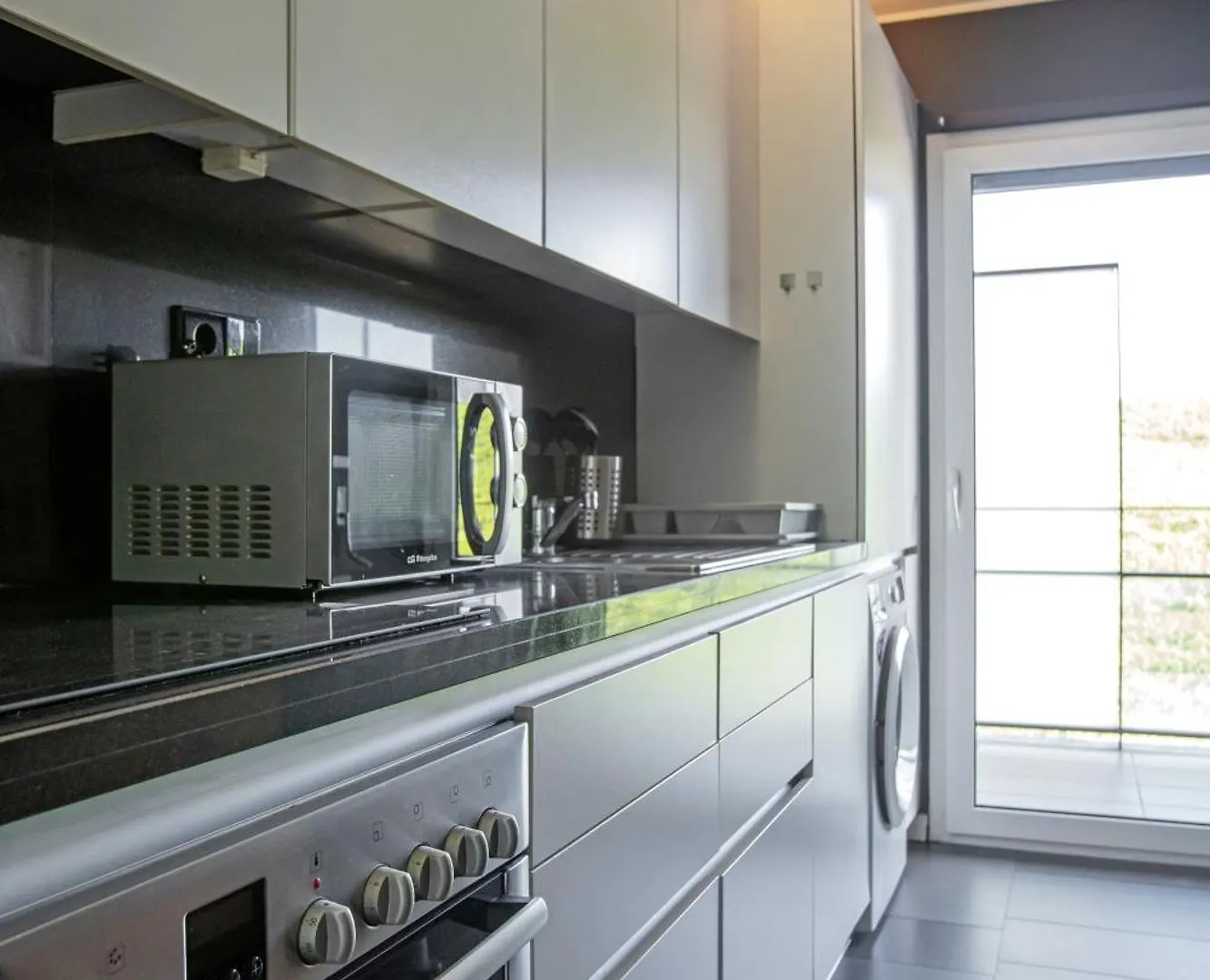 Modern 2-Bedroom Apartment In Expo Lissabon Portugal
